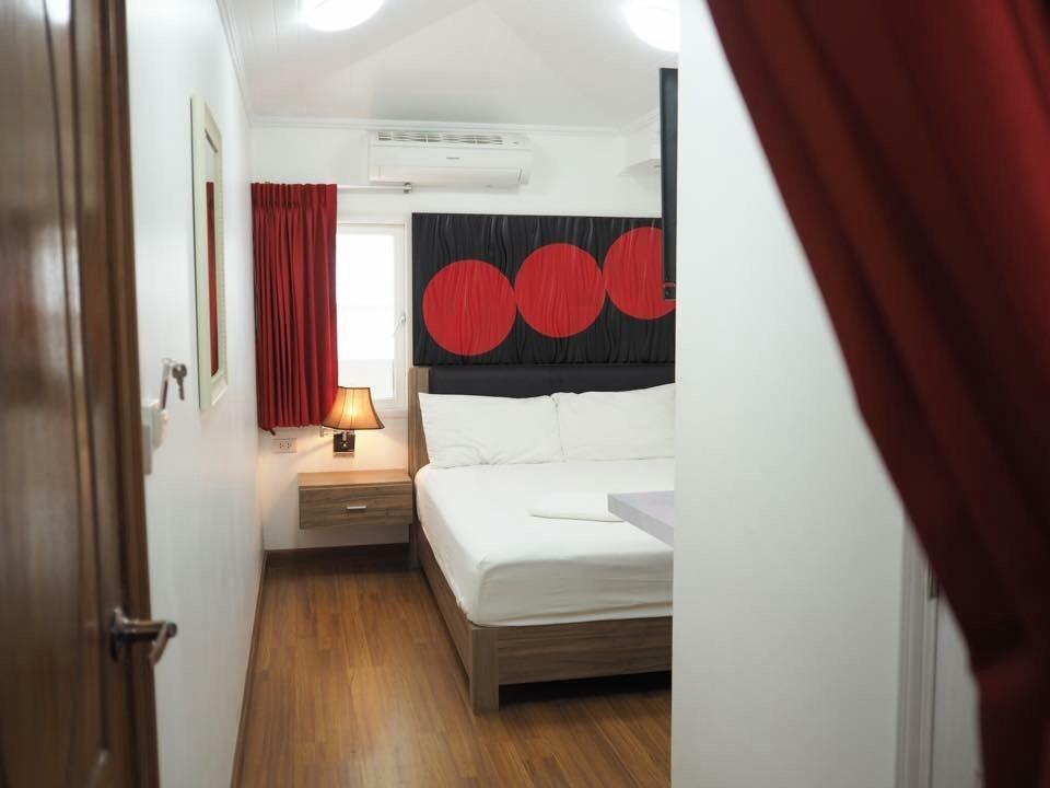 פאטאיה Pook Swan House Hotel מראה חיצוני תמונה